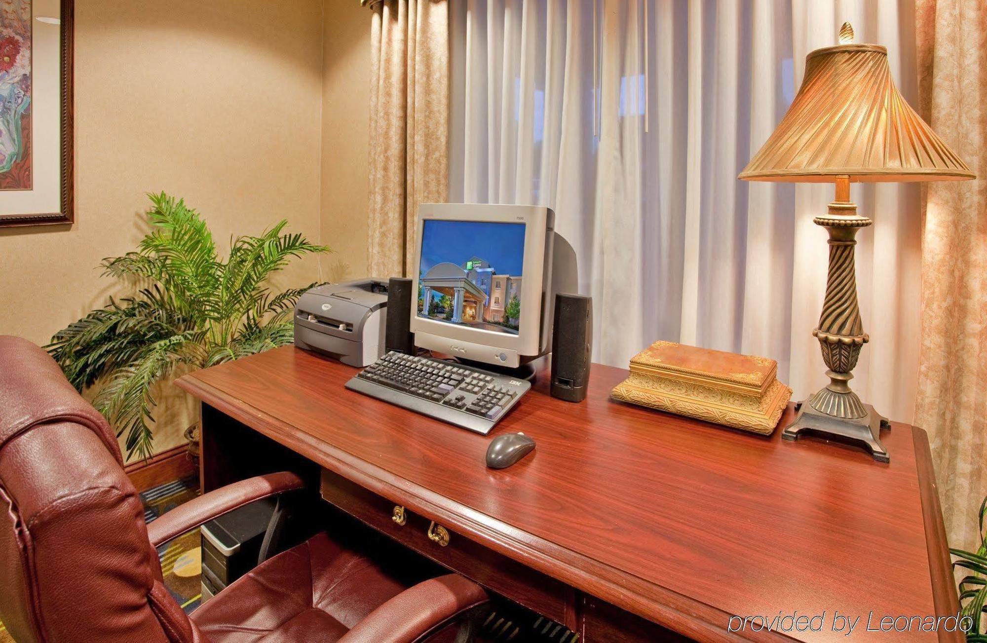 Holiday Inn Express Independence - Kansas City By Ihg Bagian luar foto